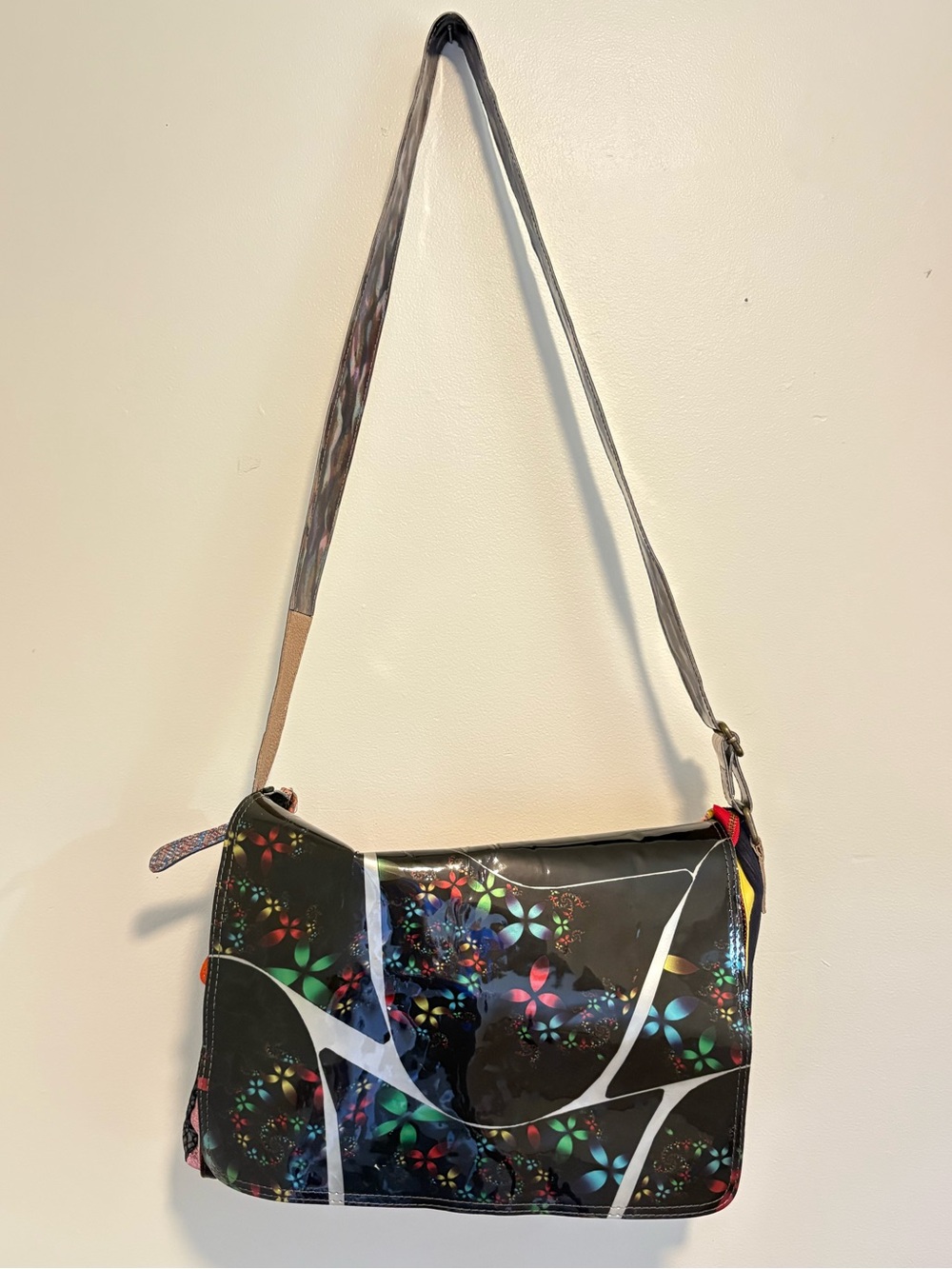 Ebarrito Italian Patchwork Leather Messenger Bag Crossbody Floral Art Unique - Picture 4 of 15